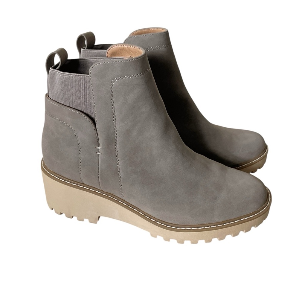 NEW Dolce Vita Romeo lug sole ankle boots size 7.5